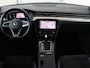 Volkswagen Passat 1.5 TSI Elegance Business R | Leder/Alcantara | Stoelverwarming | Trekhaak | Adaptive cruise | Matrix LED | Keyless | Carplay | Navigatie | Virtual Cockpit | Parkeerhulp | R Line