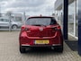 Mazda 2 1.5 Skyactiv-G Signature / NL-Auto / Adaptieve Cruise-Control met Stop & Go / Climate-Control / Head-Up-Display / Stoelverwarming / Stuurverwarming / Dodehoek-Detectie / Apple-Carplay & Android-Auto / Keyless / LED / DAB Radio-Bluetooth / Navi / 360°-Camera / 16'' LMV / All-Season / ENZ.