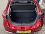 Mazda 2 1.5 Skyactiv-G Signature / NL-Auto / Adaptieve Cruise-Control met Stop & Go / Climate-Control / Head-Up-Display / Stoelverwarming / Stuurverwarming / Dodehoek-Detectie / Apple-Carplay & Android-Auto / Keyless / LED / DAB Radio-Bluetooth / Navi / 360°-Camera / 16'' LMV / All-Season / ENZ.
