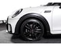 MINI Cooper S Mini 2.0 John Cooper Works | S/K Panodak | Dig.Cockpit | Adapt.Cruise | Stoelverw. | Camera+PDC | NAV+App.Connect | Auto.Airco | LM 17" |