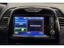 Renault Captur 1.2 TCe Dynamique Automaat | Climate control | Navigatie | Parkeersensoren | Zwart dak | Extra getint glas | Hoge instap | Lichtmetalen velgen