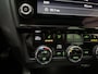 Skoda Octavia Combi 1.0 TSI Greentech Business Edition Leder-Stof Stoelverwarming Navigatie App-Connect