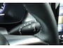 Volvo XC40 1.5 T4 Plug-in hybrid Core Bright | Facelift | Elek. Trekhaak | Camera | Stoel + stuurverw. | Elek. Stoelen |