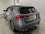 Mercedes-Benz A-klasse 160 Business Solution Luxury Navigatie Apple Carplay/Android Auto Camera Parkeersensoren Cruise Control Stoelverwarming Virtual Cockpit Lichtmetalen velgen Climate Control