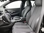 Peugeot e-208 EV 50 kWh GT | Navigatie | Achteruitrijcamera | Verwarmbare voorstoelen | 17'' LM velgen