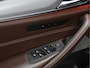 BMW 5-Serie Touring 530i High Executive M-Sport [TREKHAAK INKLAPBAAR, SCHUIFKANTELDAK, MEMORY SEATS, HARMAN/KARDON, APPLE CARPLAY, ADAPTIVE LED, 360 CAMERA, HEAD-UP, ADAPTIVE CRUISE, VOL LEDER, STOELVERWARMING, CLIMATE, NIEUWSTAAT]