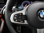 BMW 5-Serie Touring 530i High Executive M-Sport [TREKHAAK INKLAPBAAR, SCHUIFKANTELDAK, MEMORY SEATS, HARMAN/KARDON, APPLE CARPLAY, ADAPTIVE LED, 360 CAMERA, HEAD-UP, ADAPTIVE CRUISE, VOL LEDER, STOELVERWARMING, CLIMATE, NIEUWSTAAT]