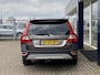Volvo XC70 3.2 Summum / 6 Cilinder / AWD / Automaat / Vol-Leder / NL-Auto / Stoelen met Geheugen / Stoelverwarming / Cruise-Control / Climate-Control / Adaptieve LED-Koplampen / Houtafwerking-Interieur / Elektr.-Achterklep / Radio / Armsteun-V+A / PDC V+A / 18'' LMV / All-Season / ENZ.