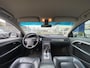 Volvo XC70 3.2 Summum / 6 Cilinder / AWD / Automaat / Vol-Leder / NL-Auto / Stoelen met Geheugen / Stoelverwarming / Cruise-Control / Climate-Control / Adaptieve LED-Koplampen / Houtafwerking-Interieur / Elektr.-Achterklep / Radio / Armsteun-V+A / PDC V+A / 18'' LMV / All-Season / ENZ.