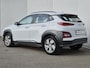 Hyundai Kona Electric EV Comfort 64 kWh Automaat / 3-Fase Laden / Navigatie / Apple Carplay Android Auto / Adaptief cruise control / Krell Audio systeem / Achteruitrijcamera / Stuur- en Stoelverwarming / Warmtepomp /