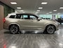 Volvo XC90 T8 AWD Recharge Ultra Bright | Bowers & Wilkins | 360° Camera | Head-Up Display | 455pk | Schuifdak | 21 Inch | Adaptieve Cruise Control | Stoelverwarming voor+achter | Stuurwielverwarming | Full LED Matrix koplampen | Pilot Assist | BLIS Dode Hoek Detect