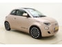 Fiat 500e C La Prima 42 kWh Cabriolet | Navigatie | Stoelverwarming | Camera | Lichtmetalen velgen | Parkeersensoren voor en achter | Cruise control