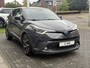 Toyota C-HR 1.8 Hybrid Bi-Tone Plus | Leer, Stoel + Stuurverwarming, Navigatie, Dodehoekherkenning, Parkeersensoren