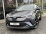 Toyota C-HR 1.8 Hybrid Bi-Tone Plus | Leer, Stoel + Stuurverwarming, Navigatie, Dodehoekherkenning, Parkeersensoren