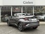 Toyota C-HR 1.8 Hybrid Bi-Tone Plus | Leer, Stoel + Stuurverwarming, Navigatie, Dodehoekherkenning, Parkeersensoren