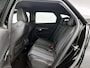 Peugeot 3008 1.6 HYbrid Allure Pack Business 180pk Automaat | Achteruitrijcamera | Climate Control | Cruise Control | Achteruitrijcamera | Dodehoek Detectie | 18" Lichtmetalen Velgen | Keyless Entry/Start | Apple Carplay/Android Auto |