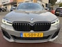 BMW 5-Serie Touring 520i LCi Aut. M-Sport, Trekhaak | Sport-leder | Navi+