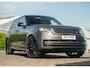 Land Rover Range Rover P550e Autobiography | VERWACHT | Charente Grey - Caraway leder | Shadow Pack | Trekhaak |