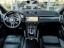Porsche Cayenne Coupé 3.0 E-Hybrid | SPORTCHRONO | NEDERLANDS GELEVERD | PANORAMADAK | 14-WEG | PDLS | PASM | BOSE | ELEKTR. TREKHAAK | CAMERA SURROUNDVIEW | 21 INCH | SPORTUITLAATSYSTEEM |