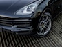 Porsche Cayenne Coupé 3.0 E-Hybrid | SPORTCHRONO | NEDERLANDS GELEVERD | PANORAMADAK | 14-WEG | PDLS | PASM | BOSE | ELEKTR. TREKHAAK | CAMERA SURROUNDVIEW | 21 INCH | SPORTUITLAATSYSTEEM |