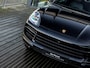 Porsche Cayenne Coupé 3.0 E-Hybrid | SPORTCHRONO | NEDERLANDS GELEVERD | PANORAMADAK | 14-WEG | PDLS | PASM | BOSE | ELEKTR. TREKHAAK | CAMERA SURROUNDVIEW | 21 INCH | SPORTUITLAATSYSTEEM |