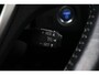 Toyota Auris 1.8 Hybrid Lease Pro | Origineel NL | Panoramadak | Navigatie | Stoelverwarming | Keyless | Parkeersensoren voor/achter | Clima | Cruise Control | 17 inch | Bi-xenon