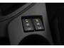 Toyota Auris 1.8 Hybrid Lease Pro | Origineel NL | Panoramadak | Navigatie | Stoelverwarming | Keyless | Parkeersensoren voor/achter | Clima | Cruise Control | 17 inch | Bi-xenon