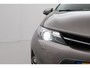 Toyota Auris 1.8 Hybrid Lease Pro | Origineel NL | Panoramadak | Navigatie | Stoelverwarming | Keyless | Parkeersensoren voor/achter | Clima | Cruise Control | 17 inch | Bi-xenon