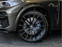 BMW X5 xDrive45e 394PK Automaat High Executive M-Sport | LASER LED | TREKHAAK | SFEERVERLICHTING | LEDER | SHADOWLINE | LEDER DASHBOARD |