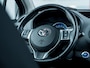 Toyota Yaris 1.5 Hybrid Aspiration S Editon Limited | Camera | Stoelverwarming | Multimedia 7.2inch | Metallic Lak | Cruise Control | Climate Control | Lichtmetalen Velgen 15'' | All Season Banden | Keyless Entry | Keyless Start | Regen -en Lichtsensor |