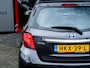 Toyota Yaris 1.5 Hybrid Aspiration S Editon Limited | Camera | Stoelverwarming | Multimedia 7.2inch | Metallic Lak | Cruise Control | Climate Control | Lichtmetalen Velgen 15'' | All Season Banden | Keyless Entry | Keyless Start | Regen -en Lichtsensor |