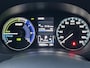 Mitsubishi Outlander 2.4 PHEV Instyle / Trekhaak (Trekgewicht 1.500kg) / Elektrisch Glazen Schuif- en Kanteldak / Navigatie via Apple Carplay & Android Auto / Stuur- en Stoelverwarming / Rondomzicht camera / Keyless Entry & Start / Adaptieve Cruise Control / Climate Control / Elektrische Achterklep