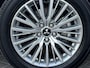 Mitsubishi Outlander 2.4 PHEV Instyle / Trekhaak (Trekgewicht 1.500kg) / Elektrisch Glazen Schuif- en Kanteldak / Navigatie via Apple Carplay & Android Auto / Stuur- en Stoelverwarming / Rondomzicht camera / Keyless Entry & Start / Adaptieve Cruise Control / Climate Control / Elektrische Achterklep