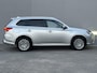 Mitsubishi Outlander 2.4 PHEV Instyle / Trekhaak (Trekgewicht 1.500kg) / Elektrisch Glazen Schuif- en Kanteldak / Navigatie via Apple Carplay & Android Auto / Stuur- en Stoelverwarming / Rondomzicht camera / Keyless Entry & Start / Adaptieve Cruise Control / Climate Control / Elektrische Achterklep
