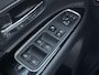 Mitsubishi Outlander 2.4 PHEV Instyle / Trekhaak (Trekgewicht 1.500kg) / Elektrisch Glazen Schuif- en Kanteldak / Navigatie via Apple Carplay & Android Auto / Stuur- en Stoelverwarming / Rondomzicht camera / Keyless Entry & Start / Adaptieve Cruise Control / Climate Control / Elektrische Achterklep