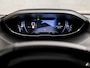 Peugeot 3008 1.2 PureTech Sport (APPLE CARPLAY, GROOT NAVI, LANE ASSIST, GETINT GLAS, SPORTSTOELEN, PARKEERSENSOREN, TREKHAAK, LM VELGEN, NIEUWE APK, NIEUWSTAAT)