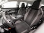 Peugeot 3008 1.2 PureTech Sport (APPLE CARPLAY, GROOT NAVI, LANE ASSIST, GETINT GLAS, SPORTSTOELEN, PARKEERSENSOREN, TREKHAAK, LM VELGEN, NIEUWE APK, NIEUWSTAAT)