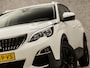 Peugeot 3008 1.2 PureTech Sport (APPLE CARPLAY, GROOT NAVI, LANE ASSIST, GETINT GLAS, SPORTSTOELEN, PARKEERSENSOREN, TREKHAAK, LM VELGEN, NIEUWE APK, NIEUWSTAAT)
