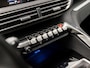 Peugeot 3008 1.2 PureTech Sport (APPLE CARPLAY, GROOT NAVI, LANE ASSIST, GETINT GLAS, SPORTSTOELEN, PARKEERSENSOREN, TREKHAAK, LM VELGEN, NIEUWE APK, NIEUWSTAAT)
