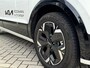 Kia Niro EV DynamicLine 64.8 kWh | cruise control | Apple carplay/Android auto | Achteruitrij camera | Parkeersensoren | 1e eigenaar!!