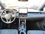 Toyota Corolla Cross 2.0 HYBRID FIRST EDITION 4S-BANDEN STOELVERW BLIND SPOT EL-ACHTERKLEP 18'' LM-VELGEN NAVI KEYLESS LED APPLE/ANDROID NL-AUTO 1E-EIG