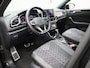 Volkswagen T-Roc 1.5 TSI R-Line 17 inch velgen | Automaat | Stoelverwarming | Trekhaak | Achteruitrijcamera | Adaptive cruise control | Apple carplay / Android auto |