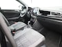 Volkswagen T-Roc 1.5 TSI R-Line 17 inch velgen | Automaat | Stoelverwarming | Trekhaak | Achteruitrijcamera | Adaptive cruise control | Apple carplay / Android auto |