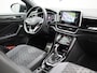 Volkswagen T-Roc 1.5 TSI R-Line 17 inch velgen | Automaat | Stoelverwarming | Trekhaak | Achteruitrijcamera | Adaptive cruise control | Apple carplay / Android auto |