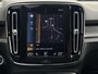 Volvo XC40 1.5 T5 Plug-in hybrid Plus Dark GEEN AFLEVERKOSTEN | Elektronisch inklapbare trekhaak | Climate Control | Lederen bekleding | Stoel- en stuurverwarming | Navigatiesysteem | Harman Kardon geluidsinstallatie | Full options | 12 maanden BOVAG garantie