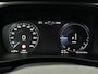 Volvo XC40 1.5 T5 Plug-in hybrid Plus Dark Elektronisch inklapbare trekhaak | Climate Control | Lederen bekleding | Stoel- en stuurverwarming | Navigatiesysteem | Harman Kardon geluidsinstallatie | Full options | 12 maanden BOVAG garantie