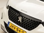 Peugeot 2008 1.2 PureTech GT-Line (APPLE CARPLAY, GROOT NAVI, 360 CAMERA, ELEKTRISCHE SPORTSTOELEN, MASSAGE, NIEUWE APK, NIEUWSTAAT)