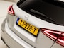 Mercedes-Benz A-klasse 200 AMG Sport 164Pk Automaat (APPLE CARPLAY, GROOT NAVI, LEDER/ALCANTARA, STOELVERWARMING, SPORTSTOELEN, WIDESCREEN, CAMERA, GETINT GLAS, NIEUWE APK, NIEUWSTAAT)