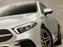 Mercedes-Benz A-klasse 200 AMG Sport 164Pk Automaat (APPLE CARPLAY, GROOT NAVI, LEDER/ALCANTARA, STOELVERWARMING, SPORTSTOELEN, WIDESCREEN, CAMERA, GETINT GLAS, NIEUWE APK, NIEUWSTAAT)