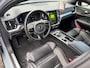 Volvo V60 2.0 B4 Plus Dark | Heico Sportiv velgen | Panoramadak | Achteruitrijcamera | Harman Kardon audio | Stoel- en stuurwielverwarming | Adaptive cruise control |